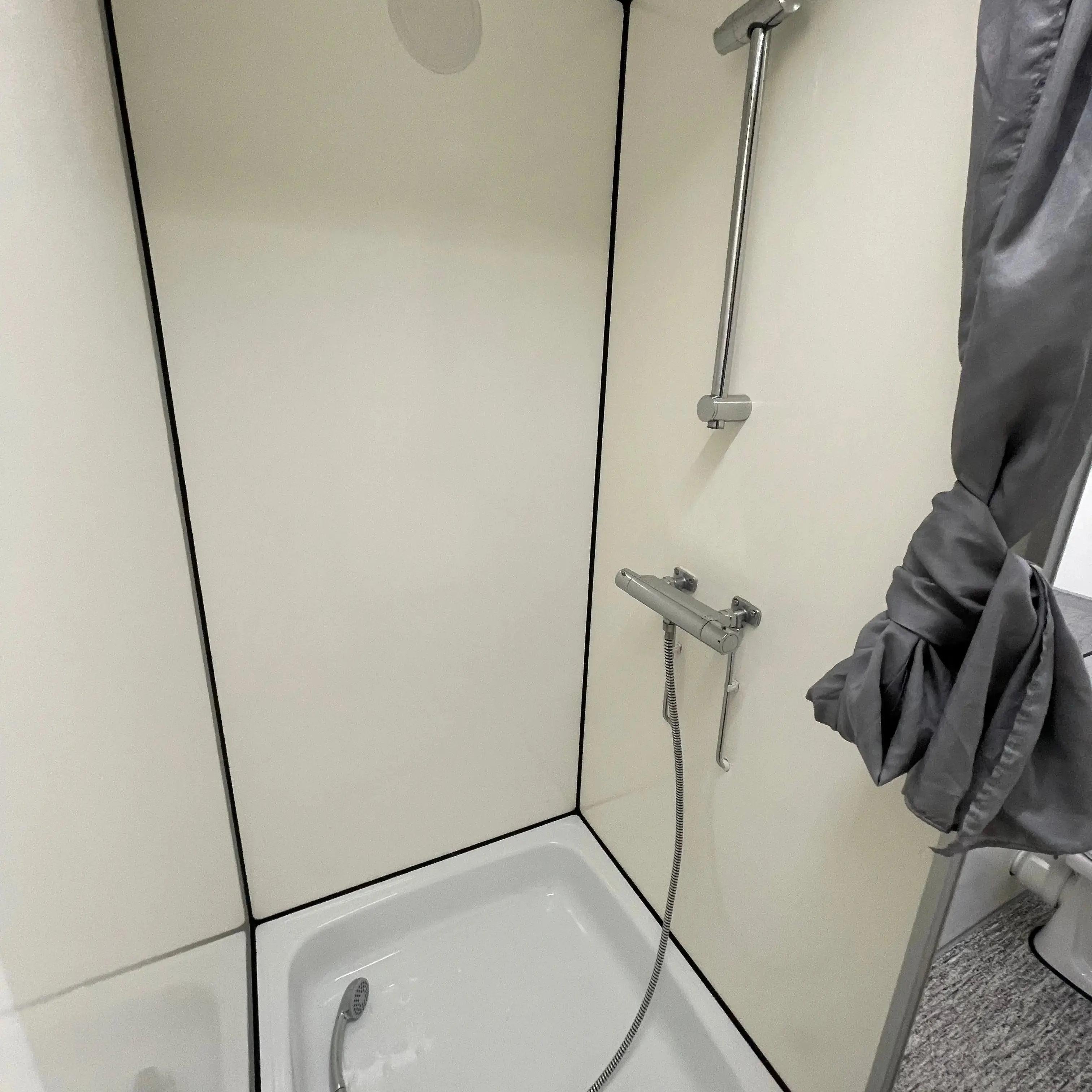 Badmobil - m. kværntoilet-Køb brugte letvogne og skurvogne hos Letvogne.dk – Stort udvalg og hurtig levering