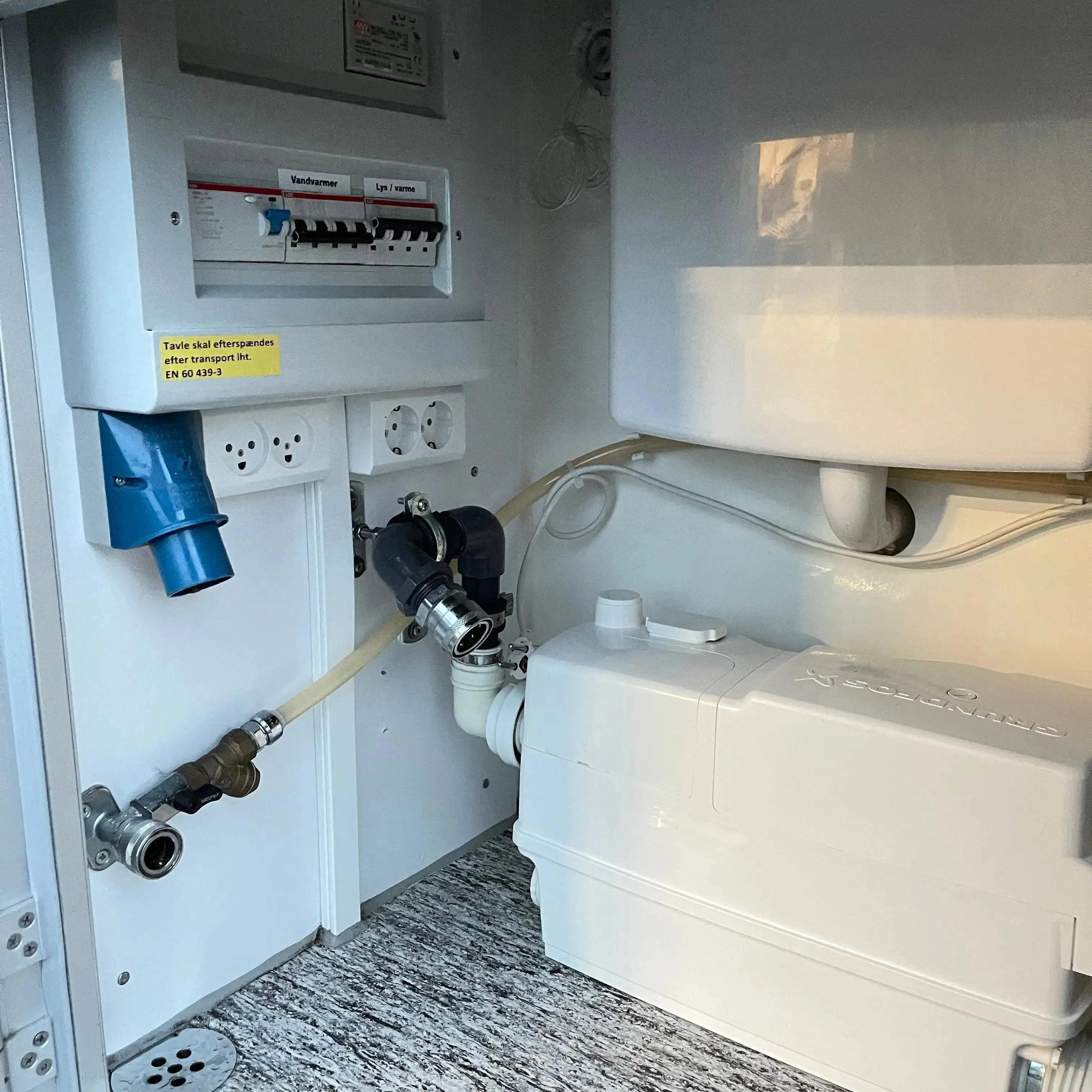 Badmobil - m. kværntoilet-Køb brugte letvogne og skurvogne hos Letvogne.dk – Stort udvalg og hurtig levering