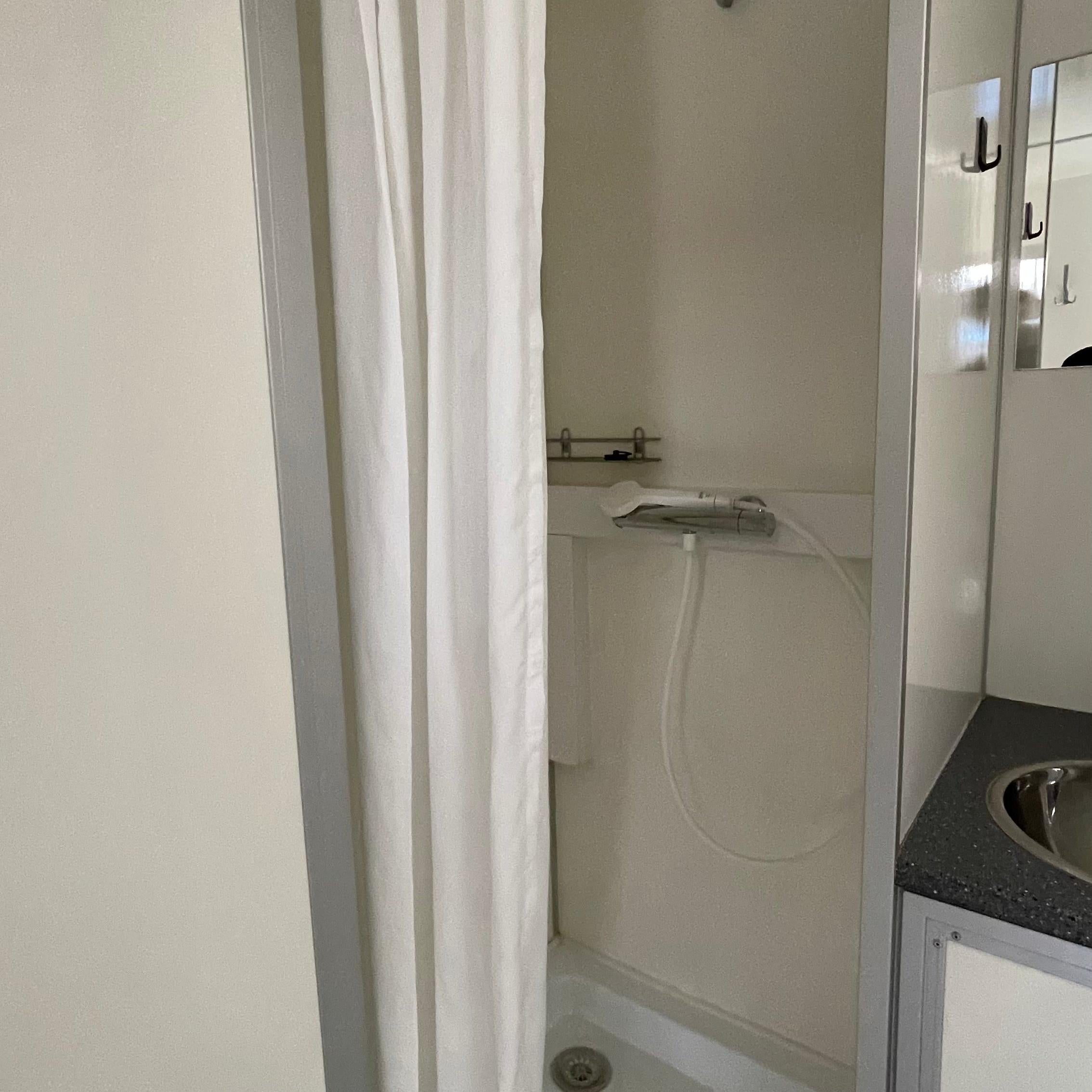 Beboelsesvogn 2 personers - Eurowagon Årgang 2016 Type 33 - 73-Køb brugte letvogne og skurvogne hos Letvogne.dk – Stort udvalg og hurtig levering