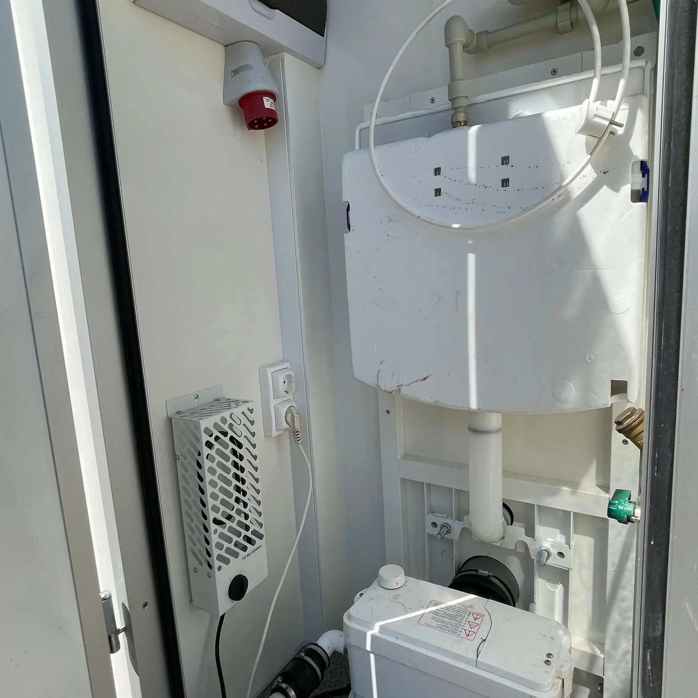 Beboelsesvogn 3 personers - Eurowagon Årgang 2022 Type 3 x 33 - 73-Køb brugte letvogne og skurvogne hos Letvogne.dk – Stort udvalg og hurtig levering