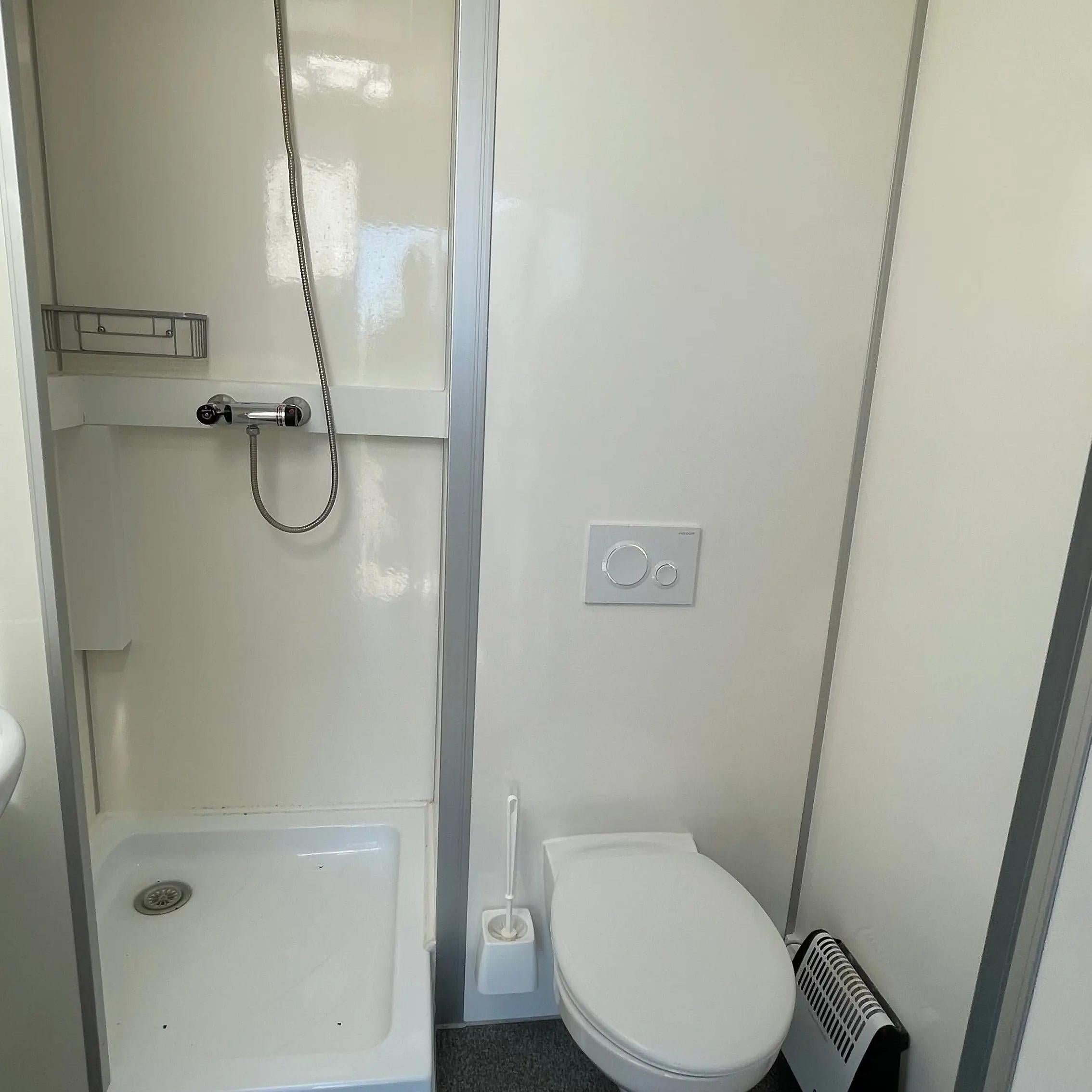 Beboelsesvogn 3 personers - Eurowagon Årgang 2022 Type 3 x 33 - 73-Køb brugte letvogne og skurvogne hos Letvogne.dk – Stort udvalg og hurtig levering