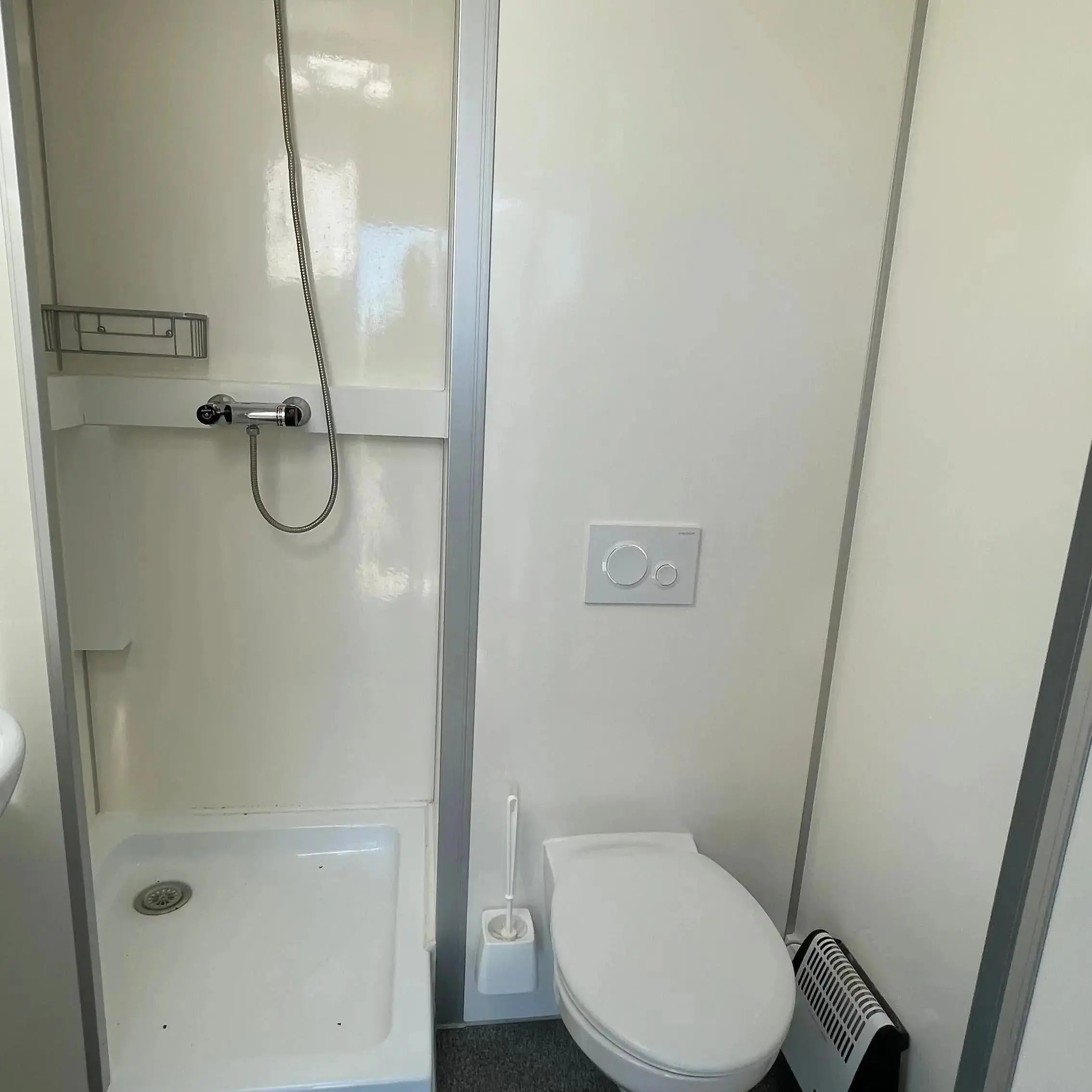 Beboelsesvogn 3 personers - Eurowagon Årgang 2022 Type 3 x 33 - 73-Køb brugte letvogne og skurvogne hos Letvogne.dk – Stort udvalg og hurtig levering