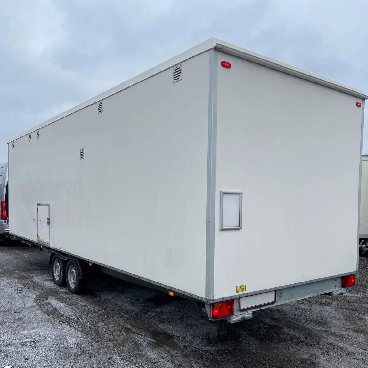 Beboelsesvogn 4 personers - Scanvogn Type 730-Køb brugte letvogne og skurvogne hos Letvogne.dk – Stort udvalg og hurtig levering