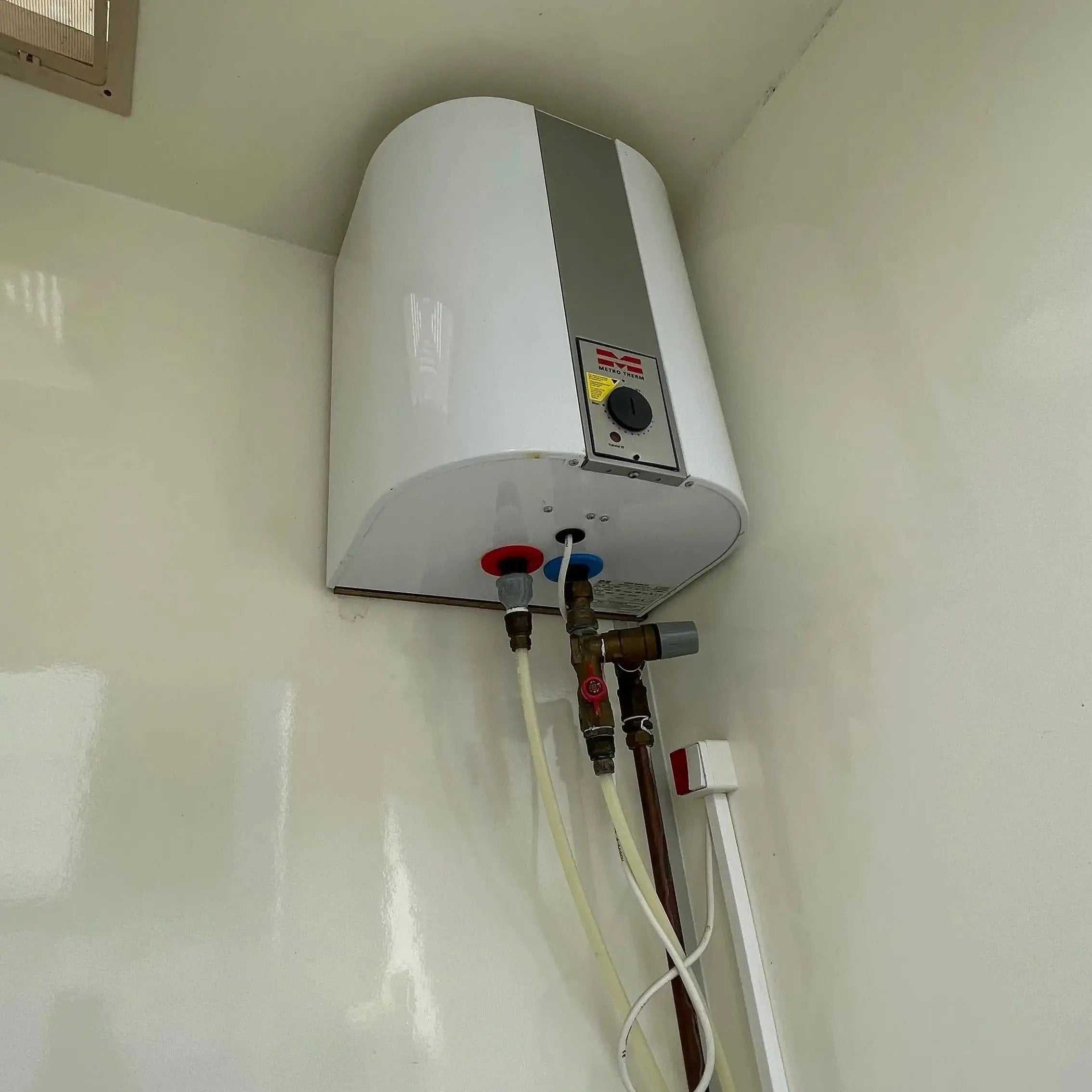 Kontorvogn 6 personers - Eurowagon-Køb brugte letvogne og skurvogne hos Letvogne.dk – Stort udvalg og hurtig levering