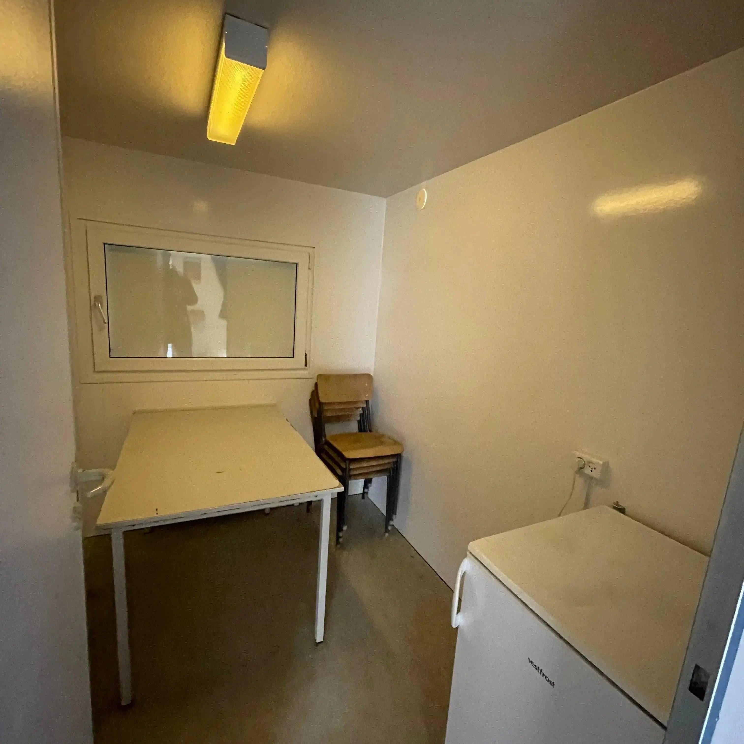 Mandskabsvogn 4 - personers Scanvogn-Køb brugte letvogne og skurvogne hos Letvogne.dk – Stort udvalg og hurtig levering