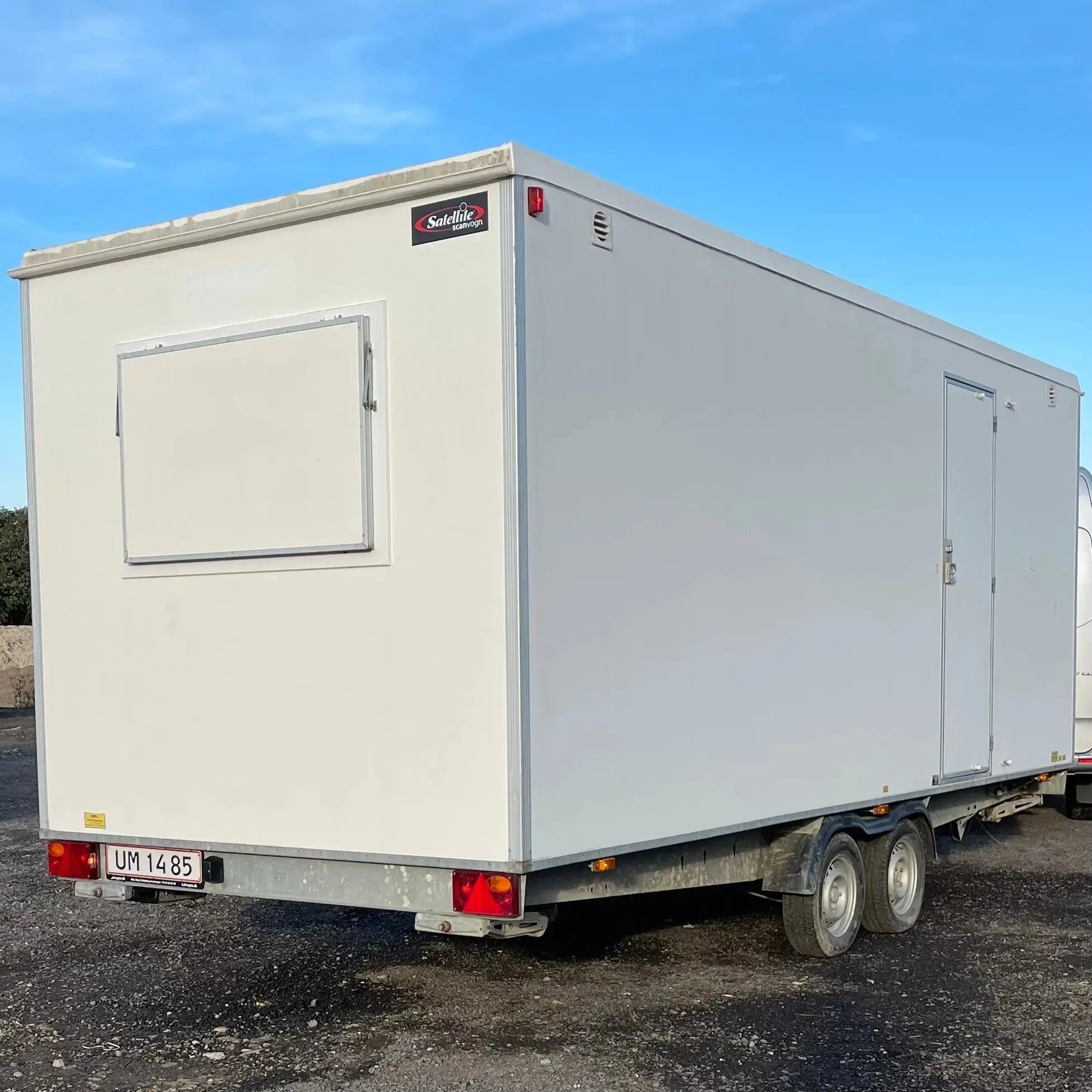 Mandskabsvogn 4 - personers Scanvogn-Køb brugte letvogne og skurvogne hos Letvogne.dk – Stort udvalg og hurtig levering