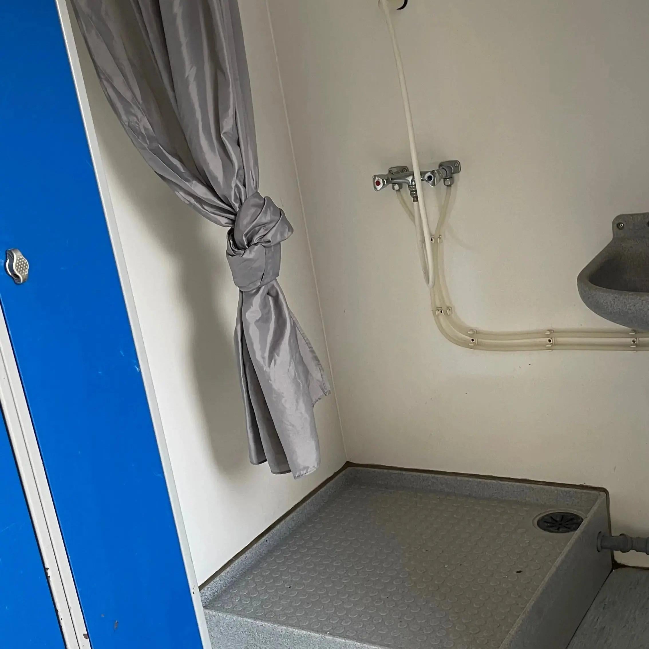 Mandskabsvogn 4 - personers Scanvogn-Køb brugte letvogne og skurvogne hos Letvogne.dk – Stort udvalg og hurtig levering