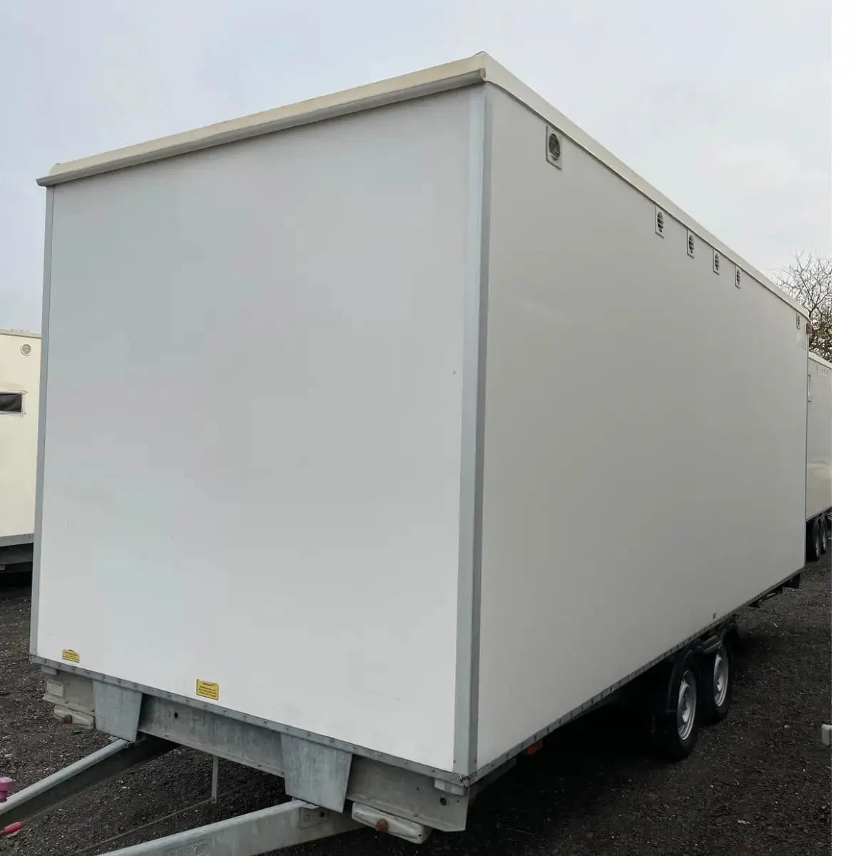 Mandskabsvogn 4 - personers Scanvogn-Køb brugte letvogne og skurvogne hos Letvogne.dk – Stort udvalg og hurtig levering