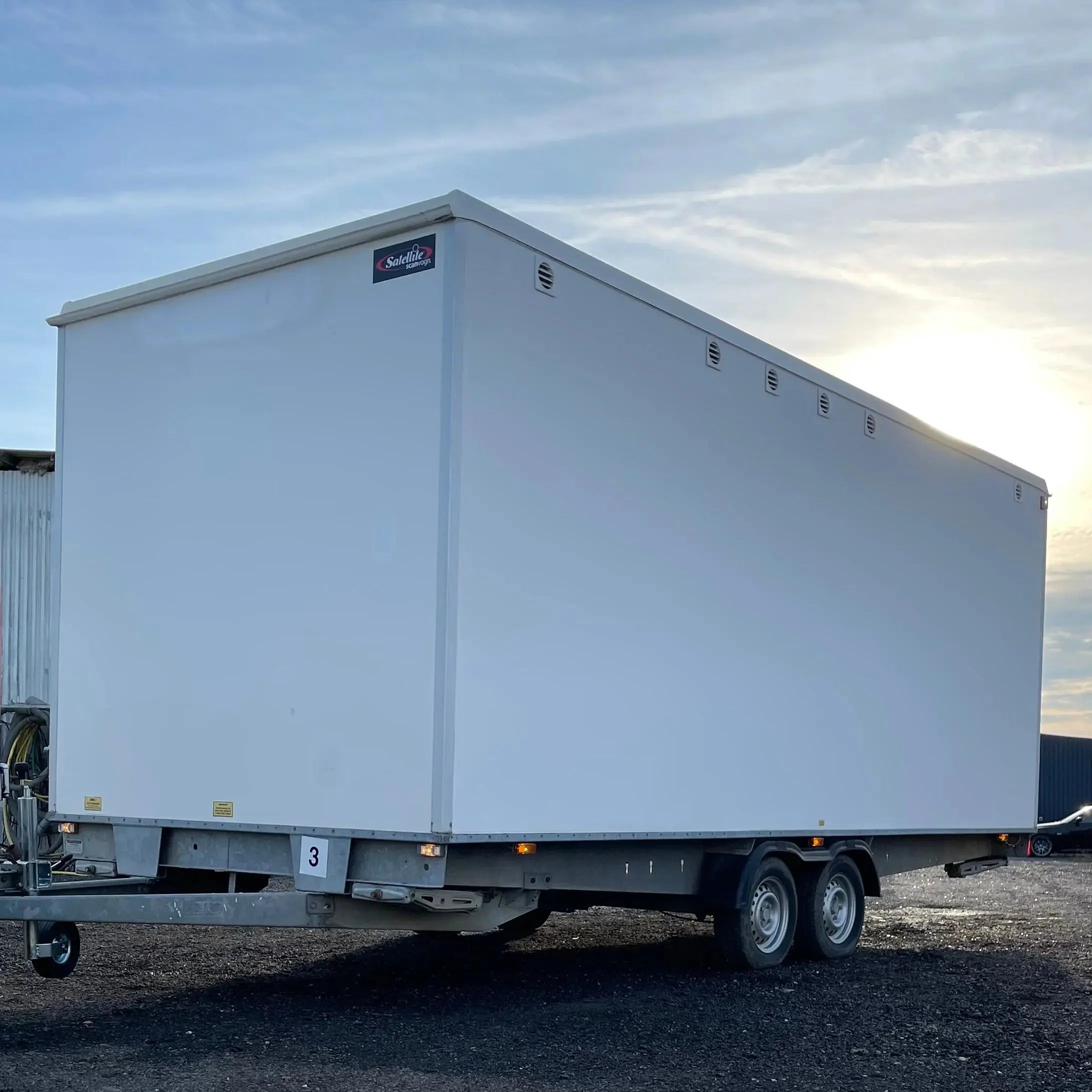 Mandskabsvogn 4 - personers Scanvogn-Køb brugte letvogne og skurvogne hos Letvogne.dk – Stort udvalg og hurtig levering