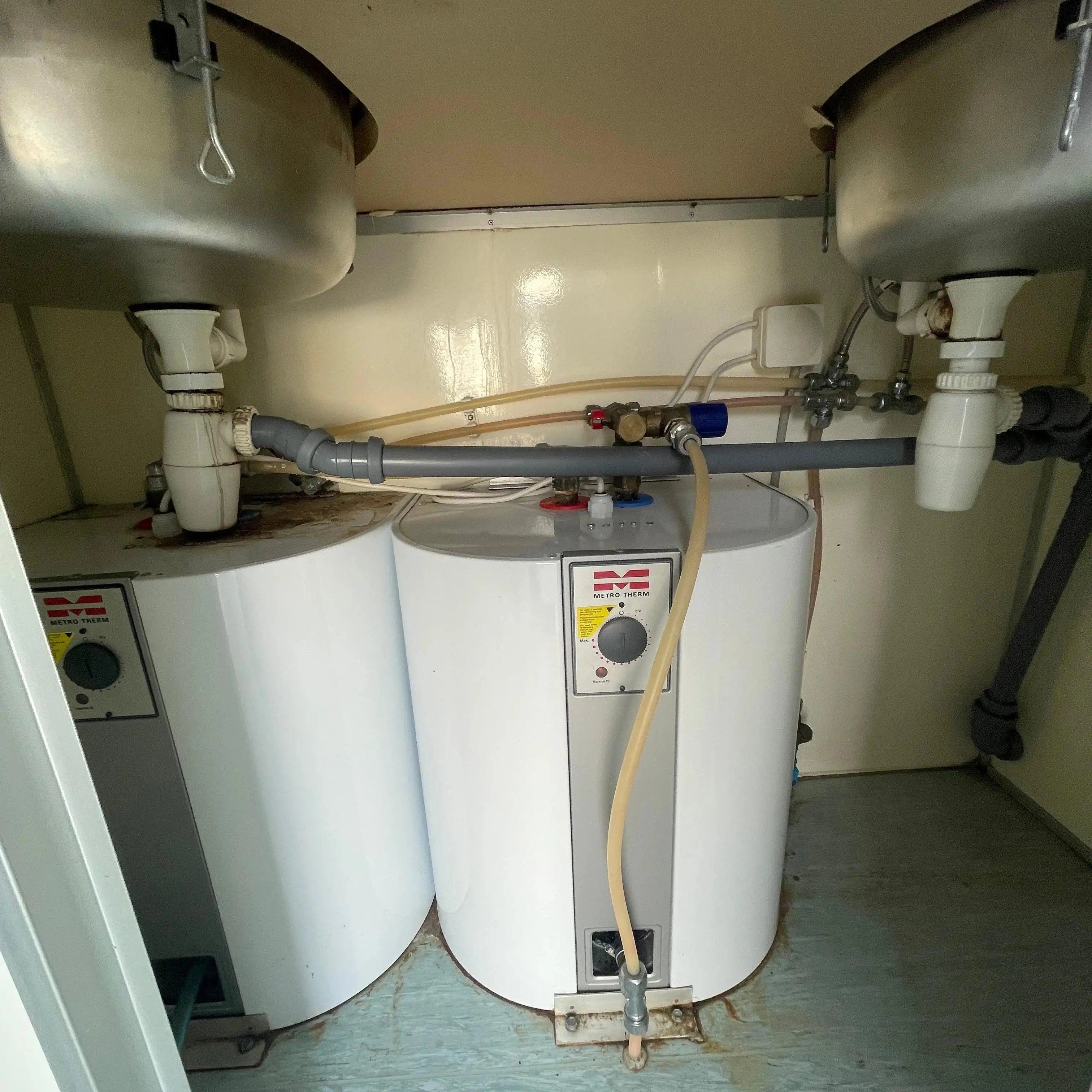 Mandskabsvogn 6 - personers Scanvogn-Køb brugte letvogne og skurvogne hos Letvogne.dk – Stort udvalg og hurtig levering