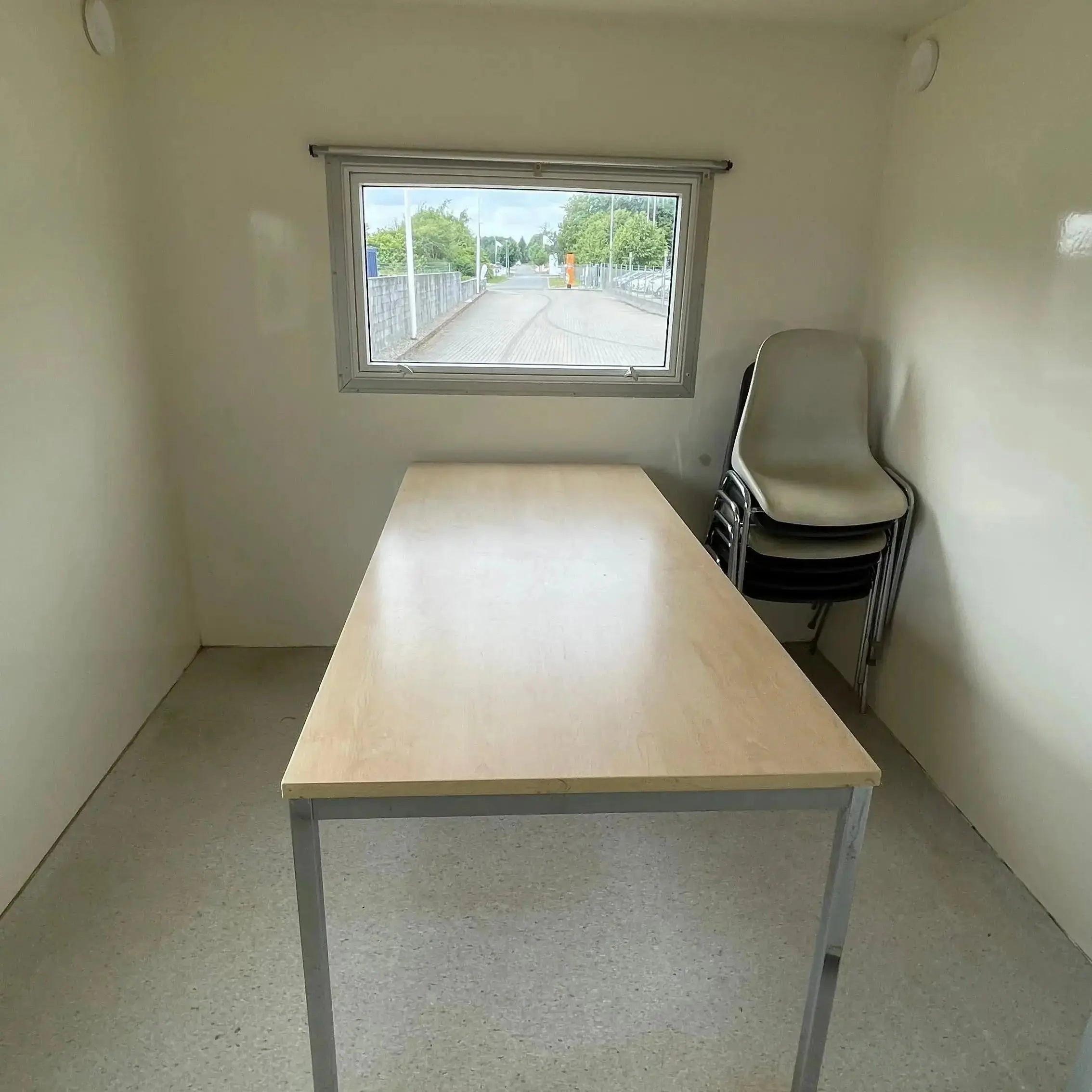 Mandskabsvogn 6 - personers VA-Køb brugte letvogne og skurvogne hos Letvogne.dk – Stort udvalg og hurtig levering