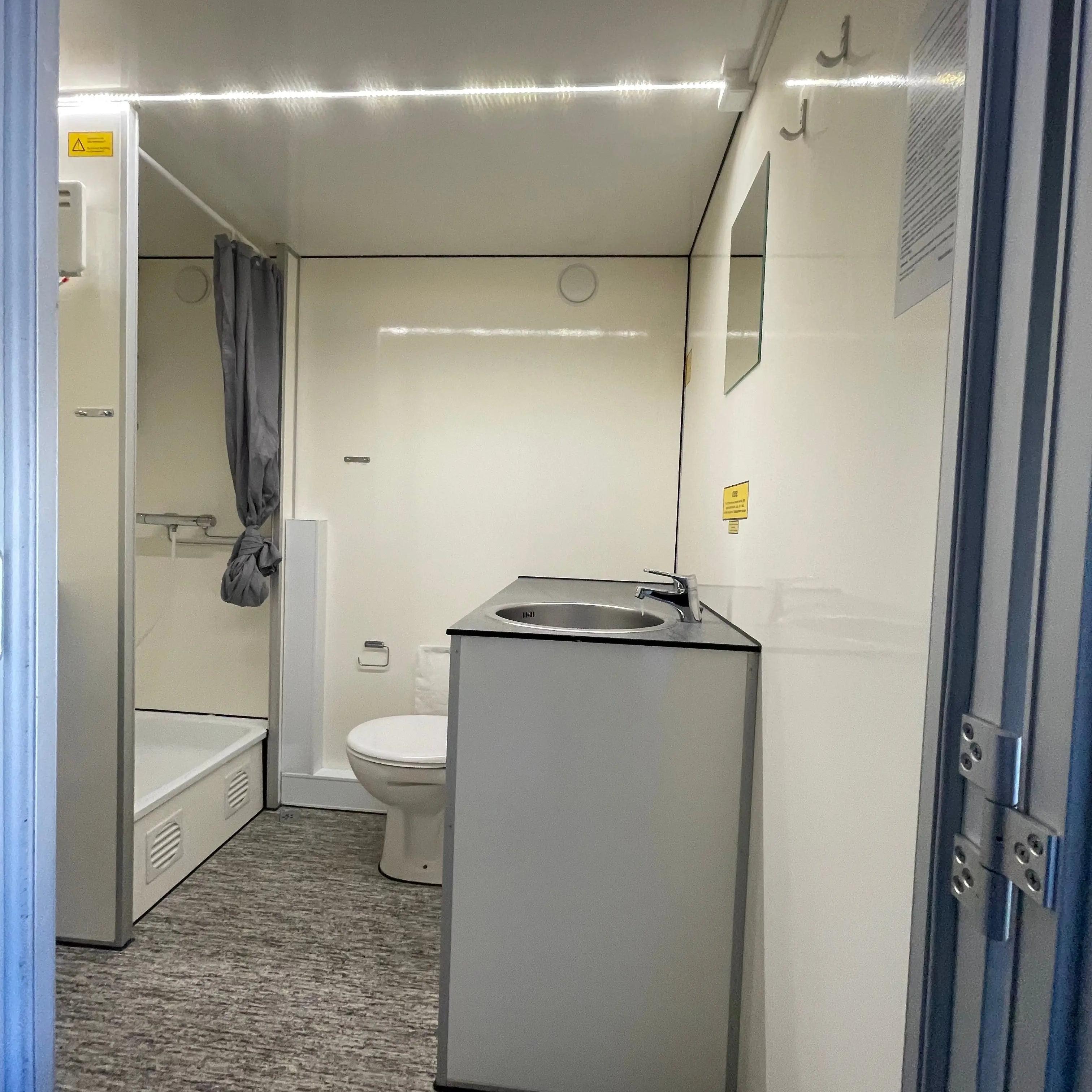 Badmobil 240 - m. kværntoilet-Køb brugte letvogne og skurvogne hos Letvogne.dk – Stort udvalg og hurtig levering