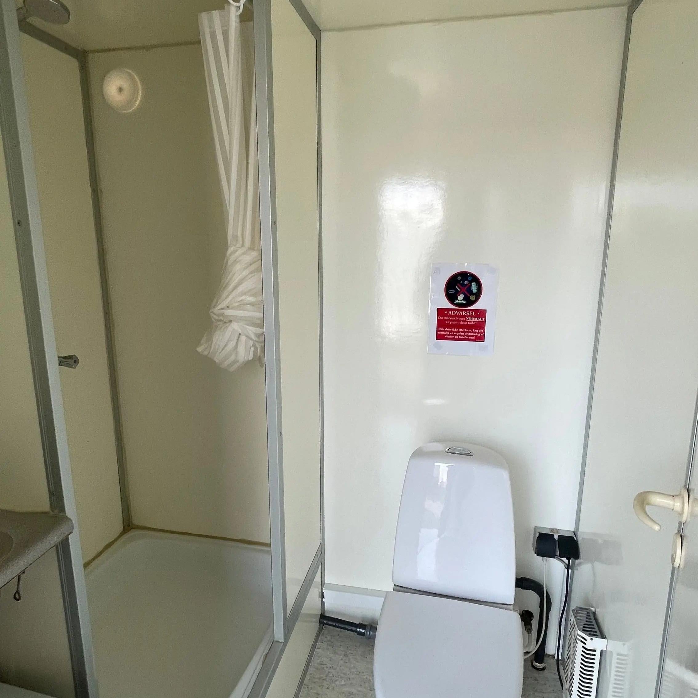 Beboelsesvogn 2-4 personers - VA Type 730-Køb brugte letvogne og skurvogne hos Letvogne.dk – Stort udvalg og hurtig levering