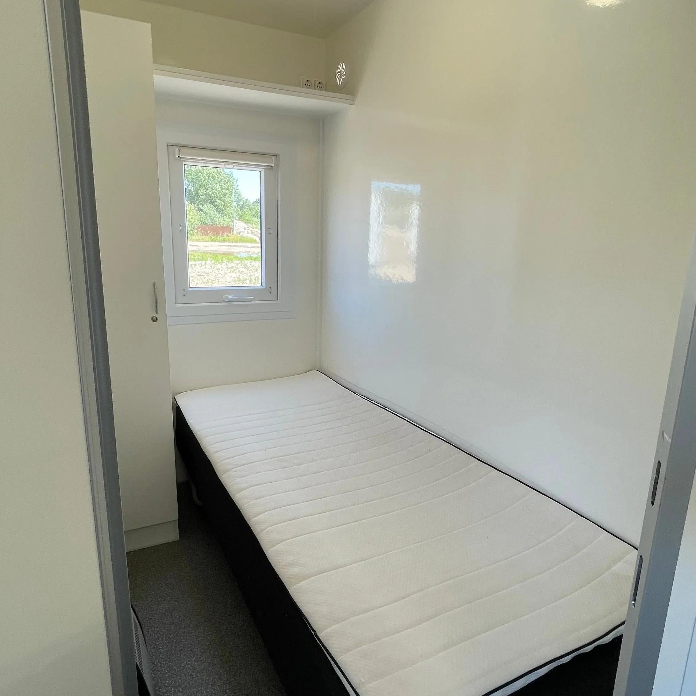 Beboelsesvogn 3 personers - Eurowagon Årgang 2022 Type 3 x 33 - 73-Køb brugte letvogne og skurvogne hos Letvogne.dk – Stort udvalg og hurtig levering