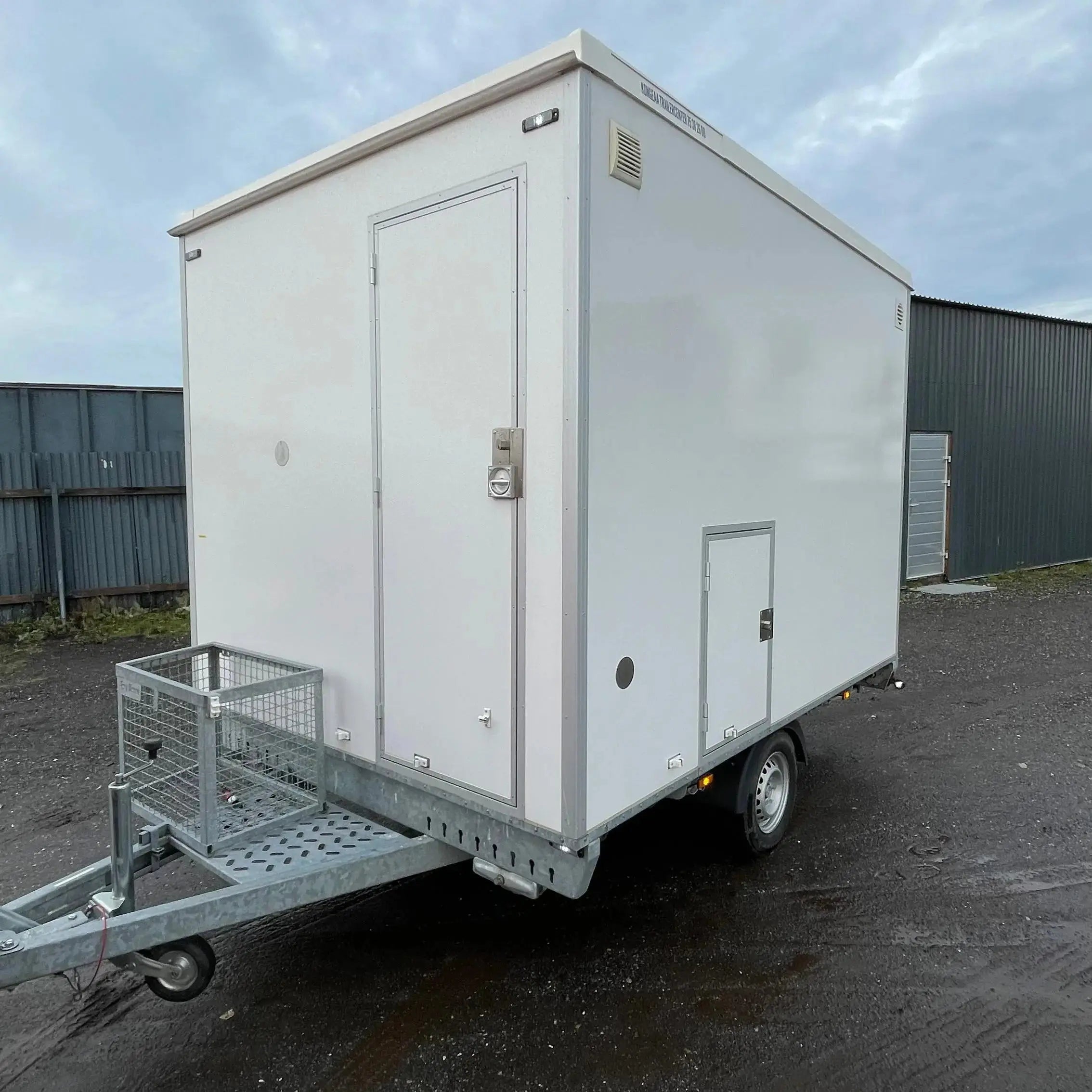 Kontorvogn 4 personers - Easywagon Årgang 2020 Type 320-Køb brugte letvogne og skurvogne hos Letvogne.dk – Stort udvalg og hurtig levering