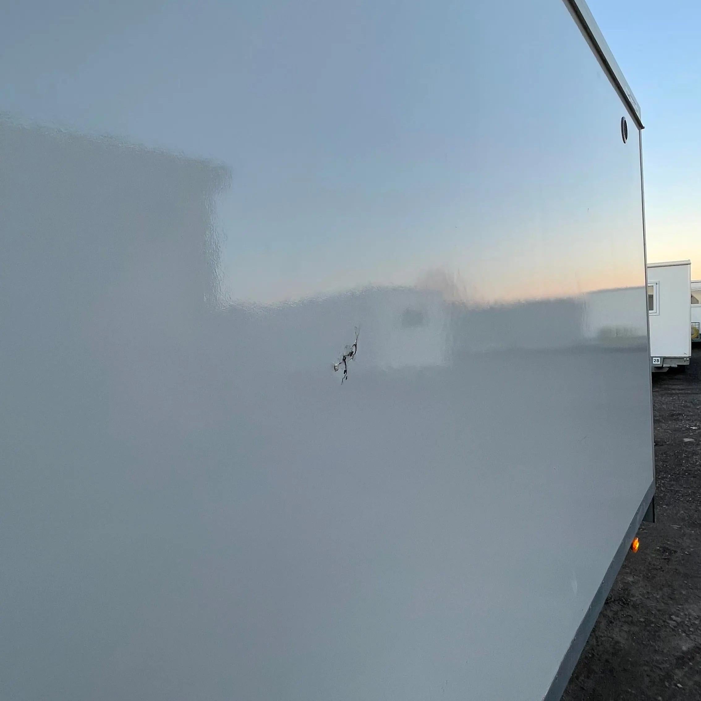 Mandskabsvogn 4 - personers Eurowagon-Køb brugte letvogne og skurvogne hos Letvogne.dk – Stort udvalg og hurtig levering