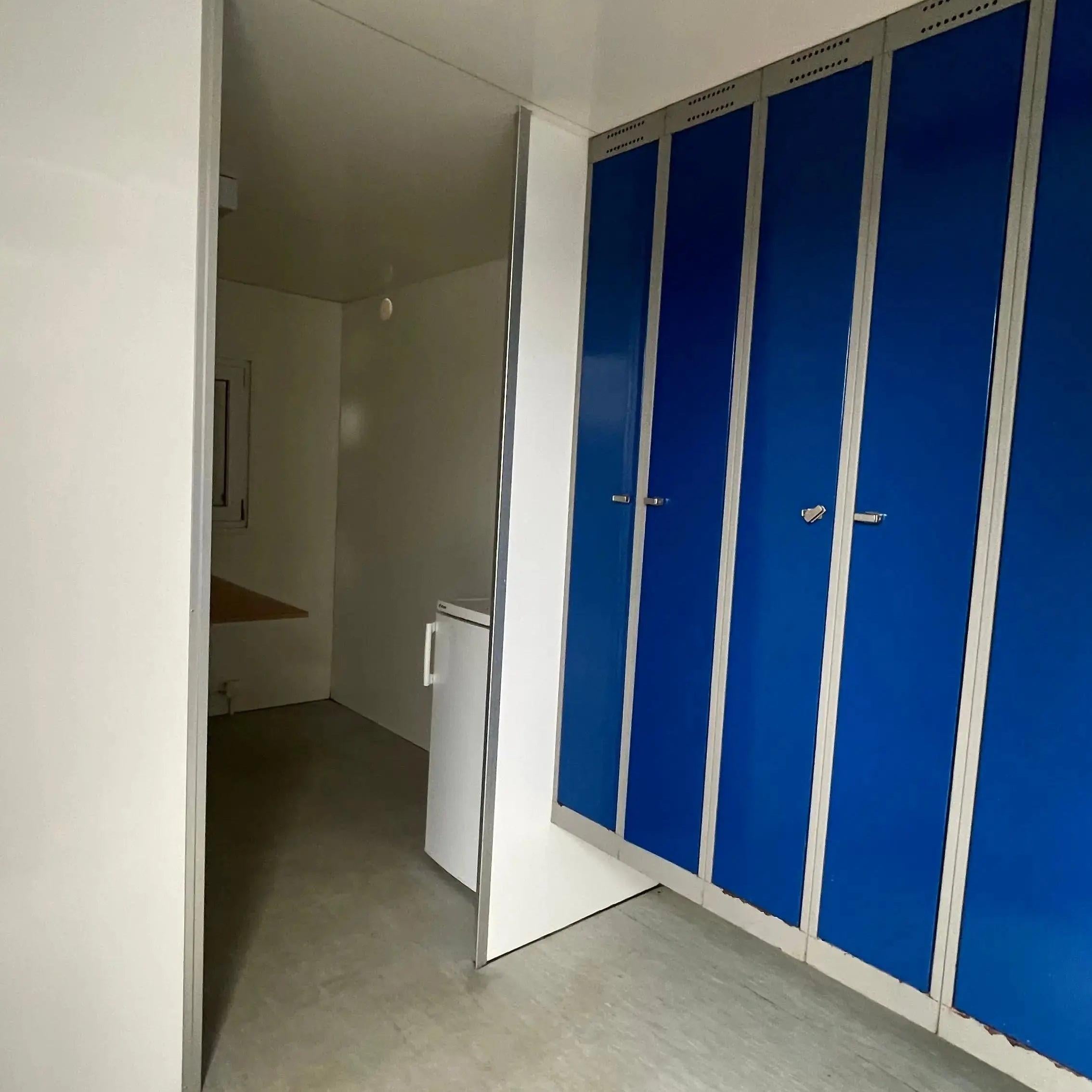 Mandskabsvogn 4 personers - Scanvogn-Køb brugte letvogne og skurvogne hos Letvogne.dk – Stort udvalg og hurtig levering