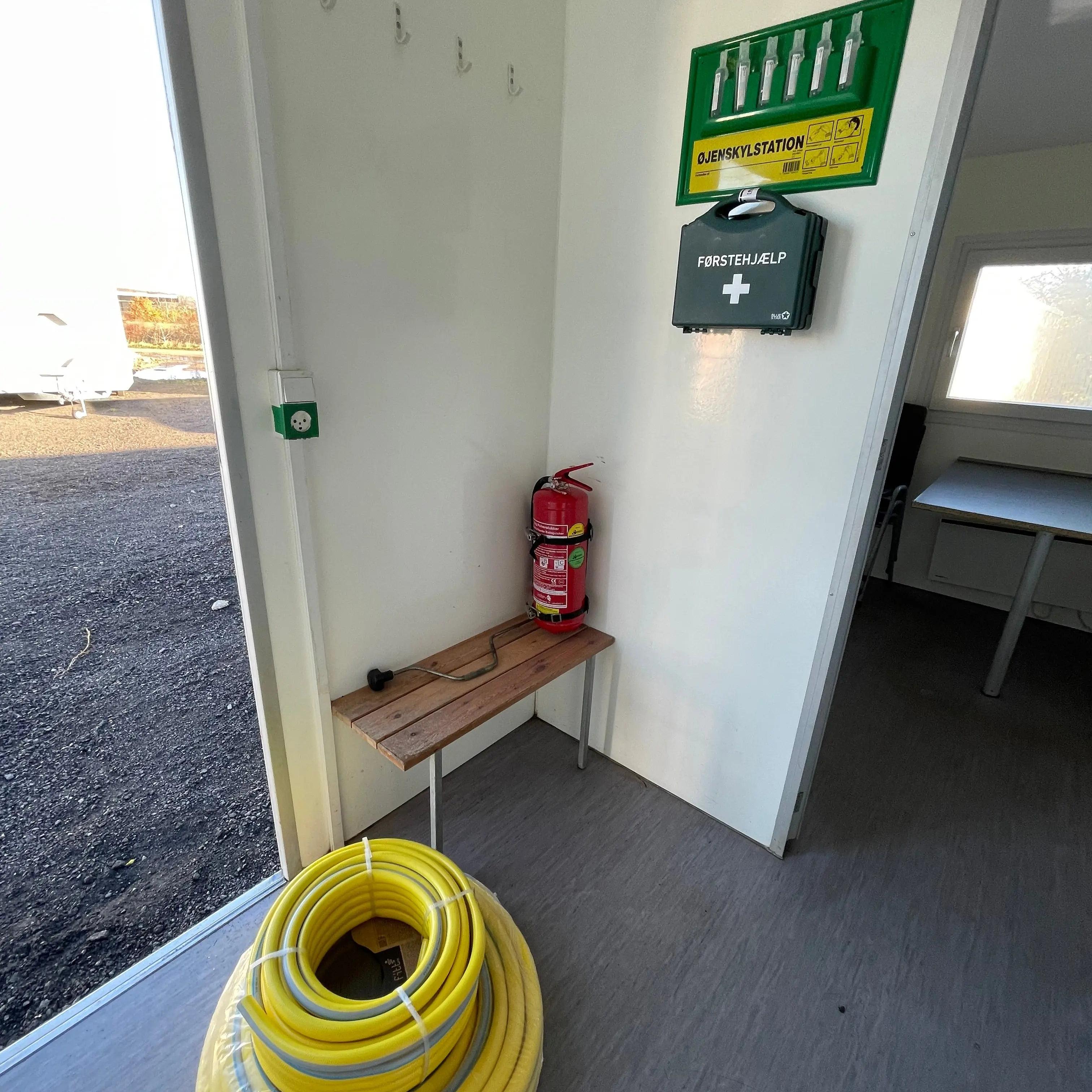 Miljøvogn 4 personers m. Tank - Scanvogn-Køb brugte letvogne og skurvogne hos Letvogne.dk – Stort udvalg og hurtig levering