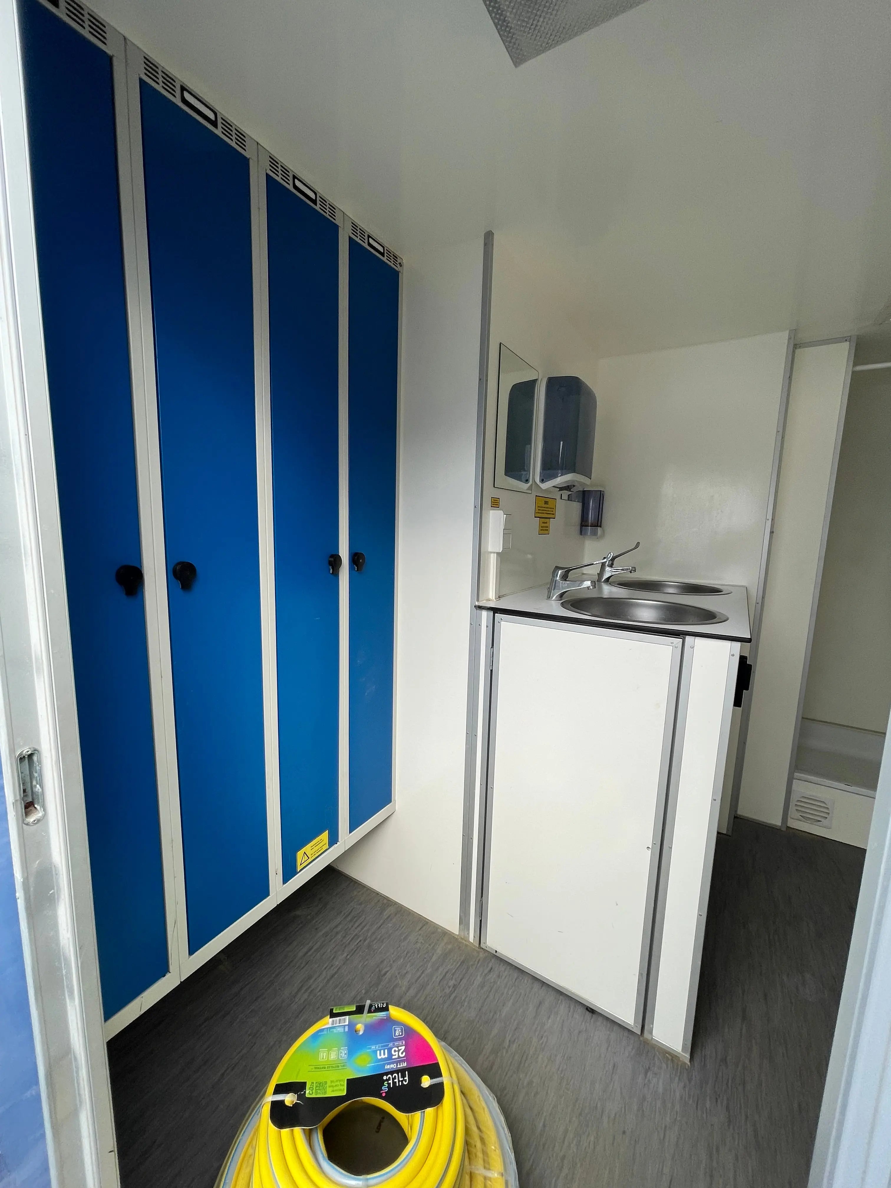 Miljøvogn 4 personers m. Tank - Scanvogn-Køb brugte letvogne og skurvogne hos Letvogne.dk – Stort udvalg og hurtig levering