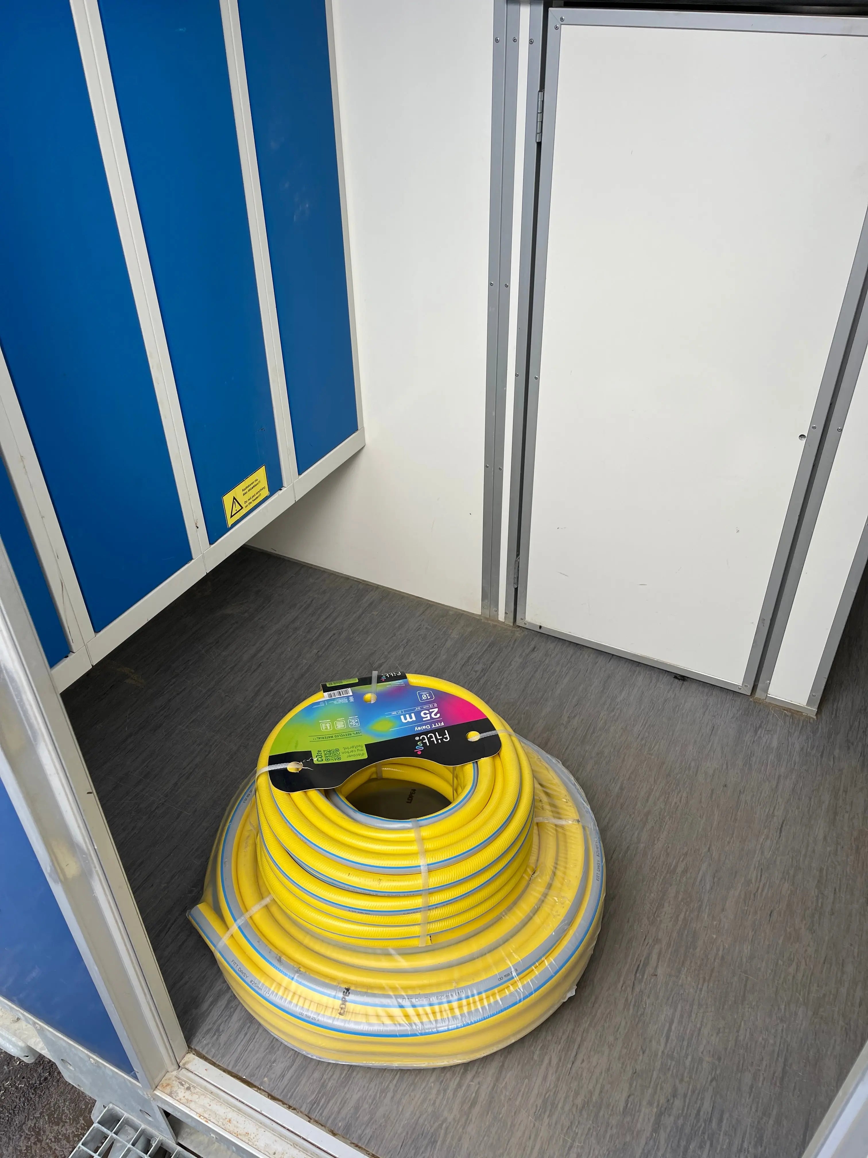 Miljøvogn 4 personers m. Tank - Scanvogn-Køb brugte letvogne og skurvogne hos Letvogne.dk – Stort udvalg og hurtig levering